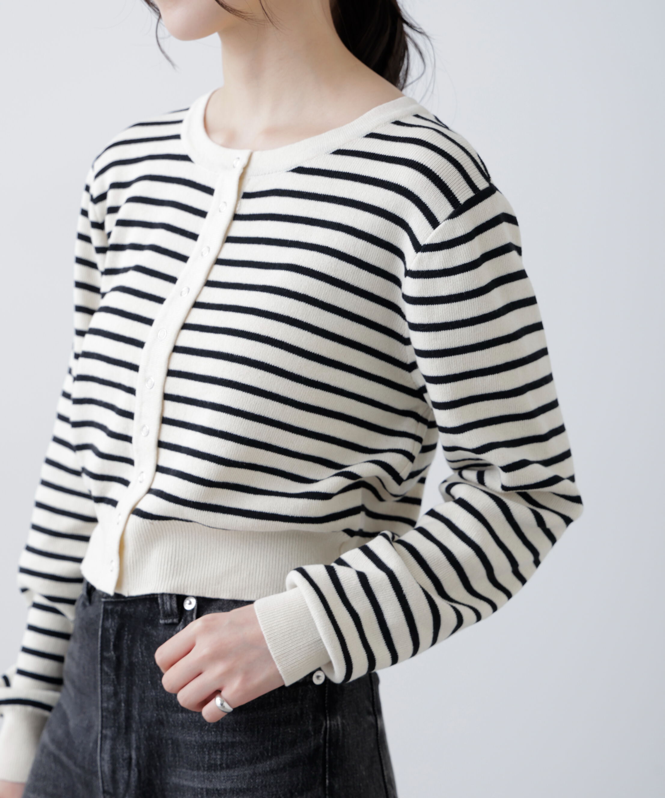  「リングドットボタンクルーネックニットカーディガン」|ニット・セーター|