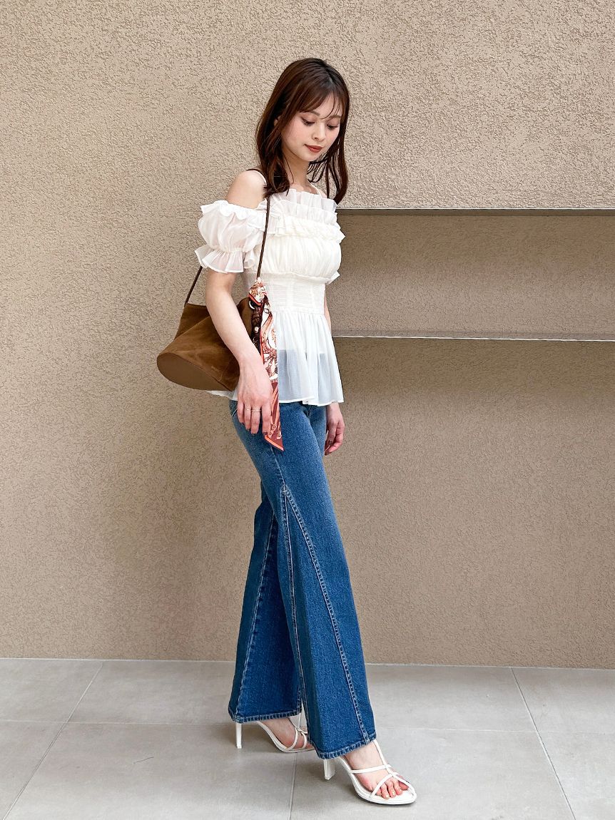 SNIDEL「オフショルフリルブラウス」|シャツ・ブラウス|