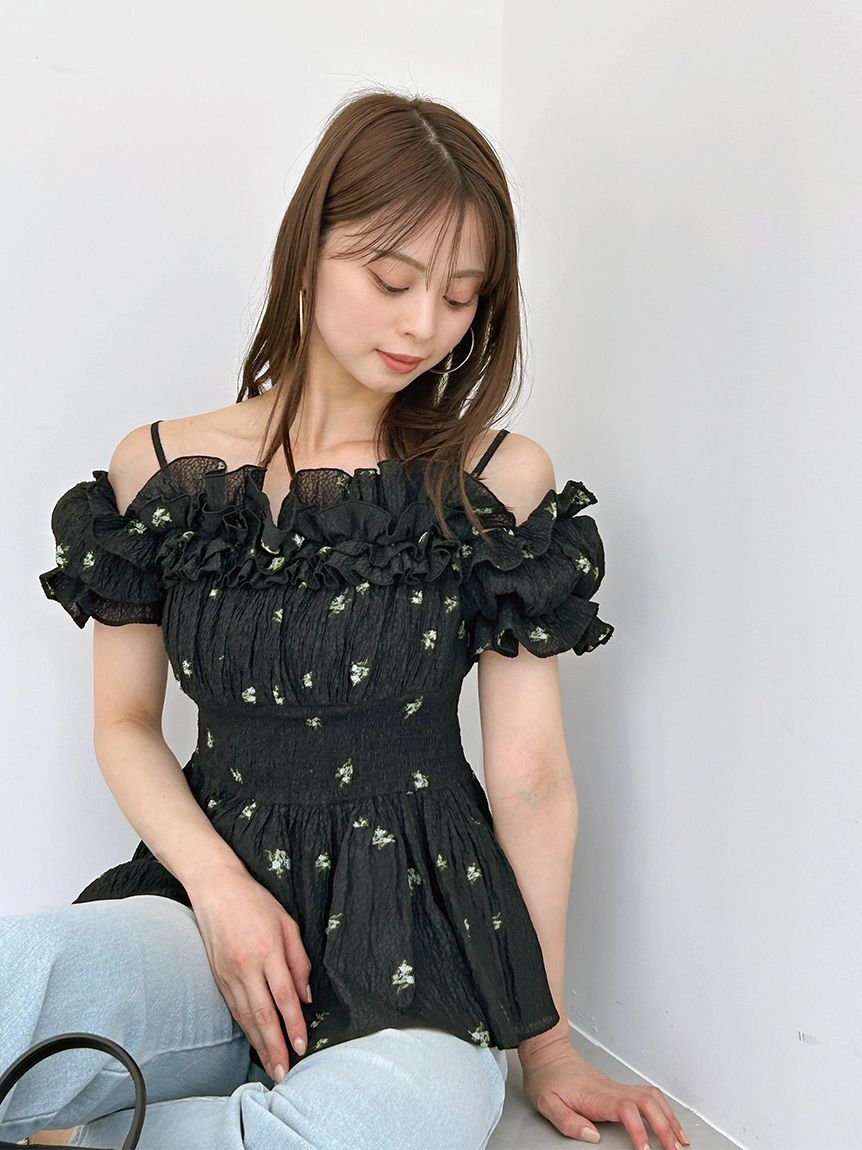 SNIDEL「オフショルフリルブラウス」|シャツ・ブラウス|