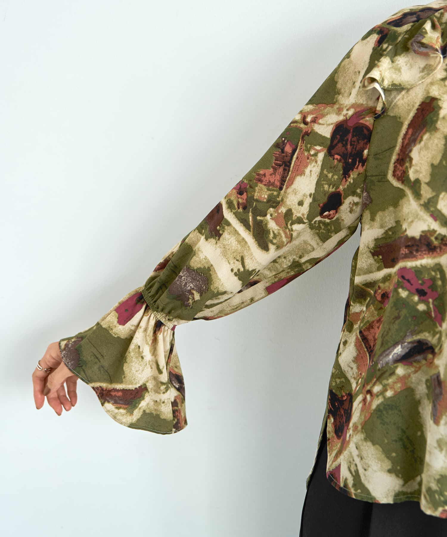 STYLE DELI「アート柄フリルポイントブラウス」|シャツ・ブラウス|