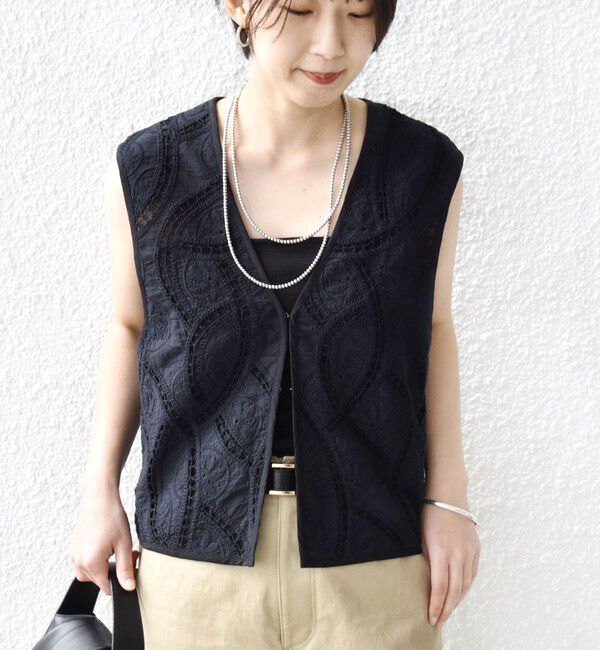 SHIPS for women「《予約》〈手洗い可能〉オープン ワーク レース 刺繍 ベスト」|ベスト・ジレ|ブラック