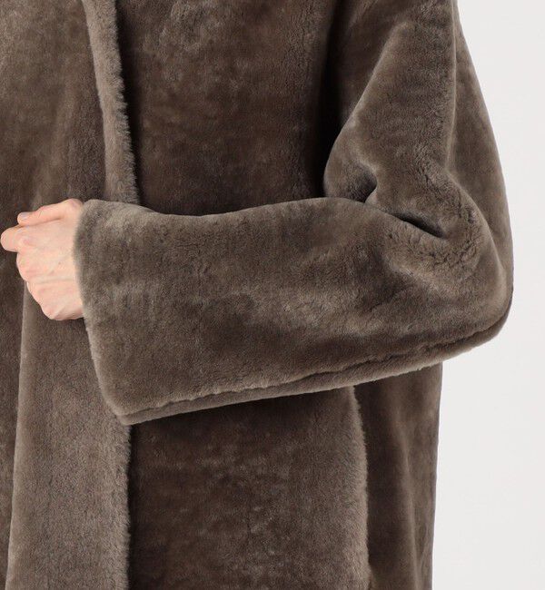 TOMORROWLAND GOODS「DES PRES ムートン Vネックコート」|ノーカラーコート|