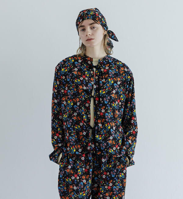  「MEYAME | フラワープリント シャツジャケット WOMEN」|シャツ・ブラウス|BLACK系1