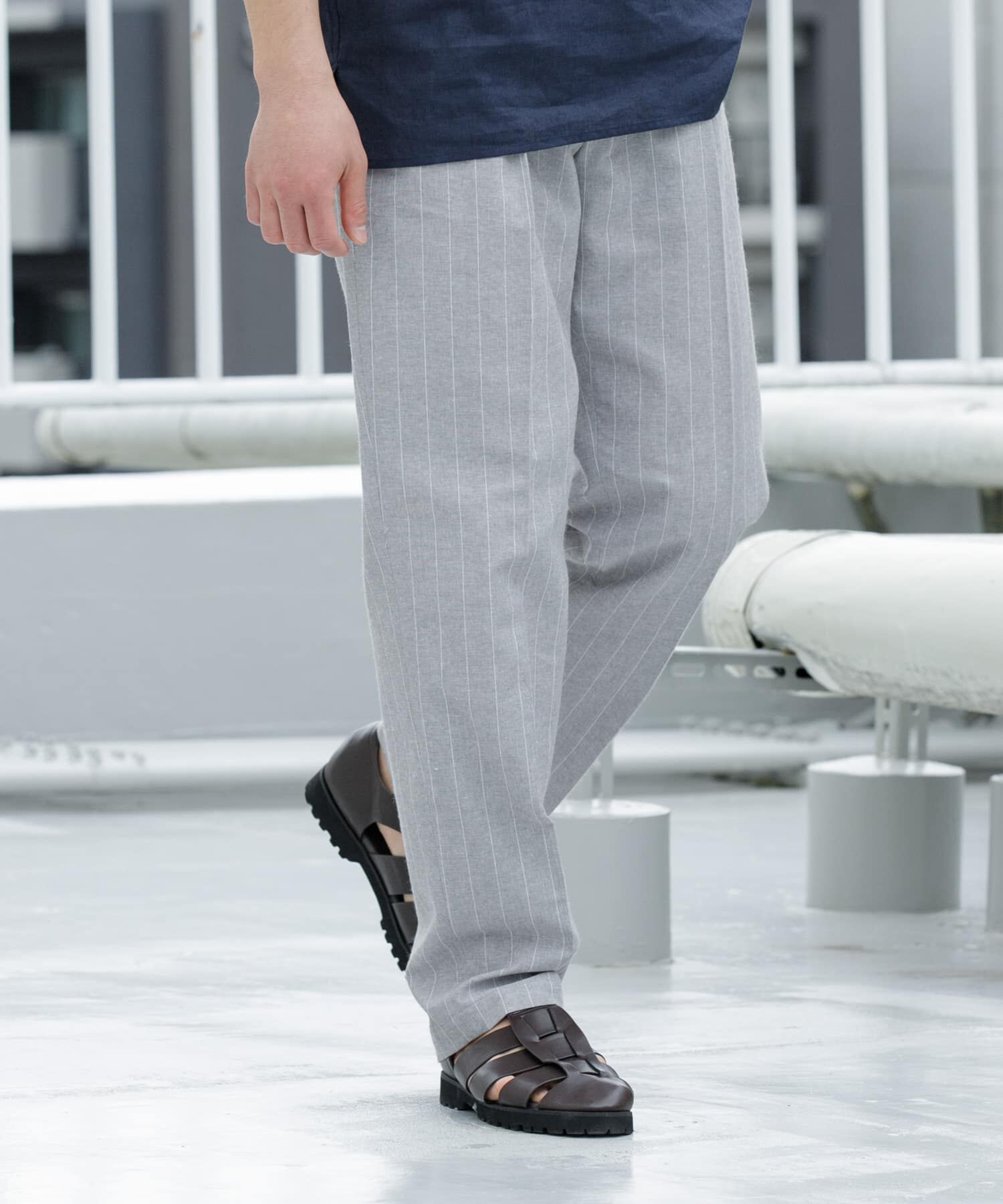 URBAN RESEARCH ROSSO「『WEB限定』綿麻ストライプリラックステーパードパンツ」|その他|ライトグレー