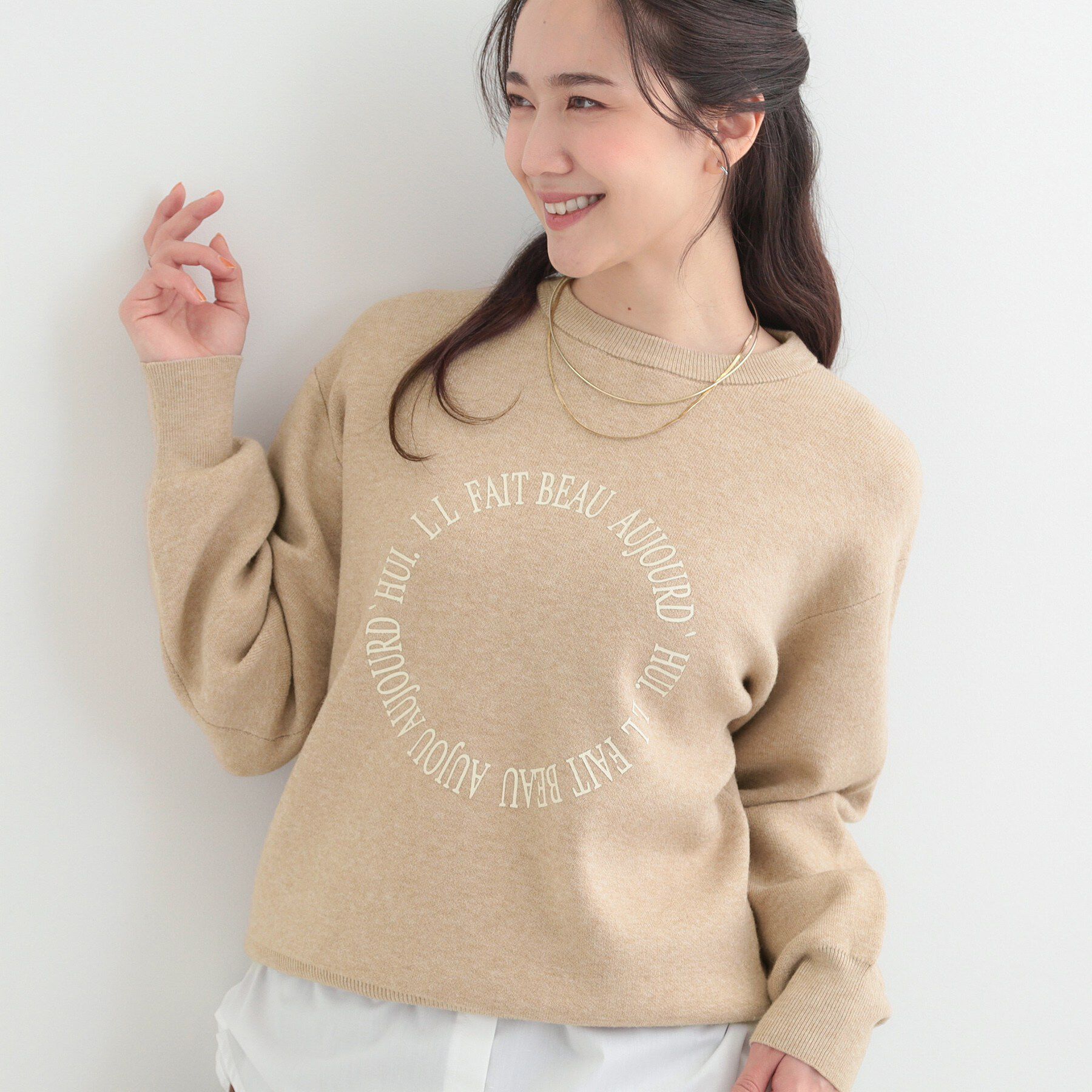 SHOO･LA･RUE「【洗濯機可/S-LL】もちもちタッチで柔らかい肌触り スウェットライクロゴニット」|ニット・セーター|ライトベージュ(05