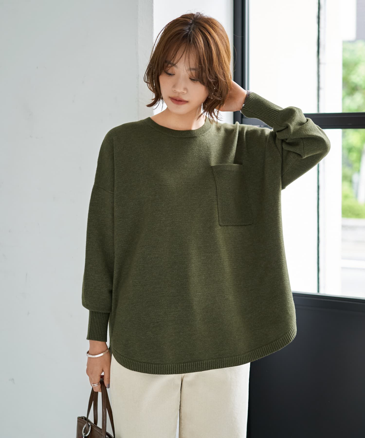 STYLE DELI「胸ポケット裾ラウンドニットトップス」|ニット・セーター|カーキ