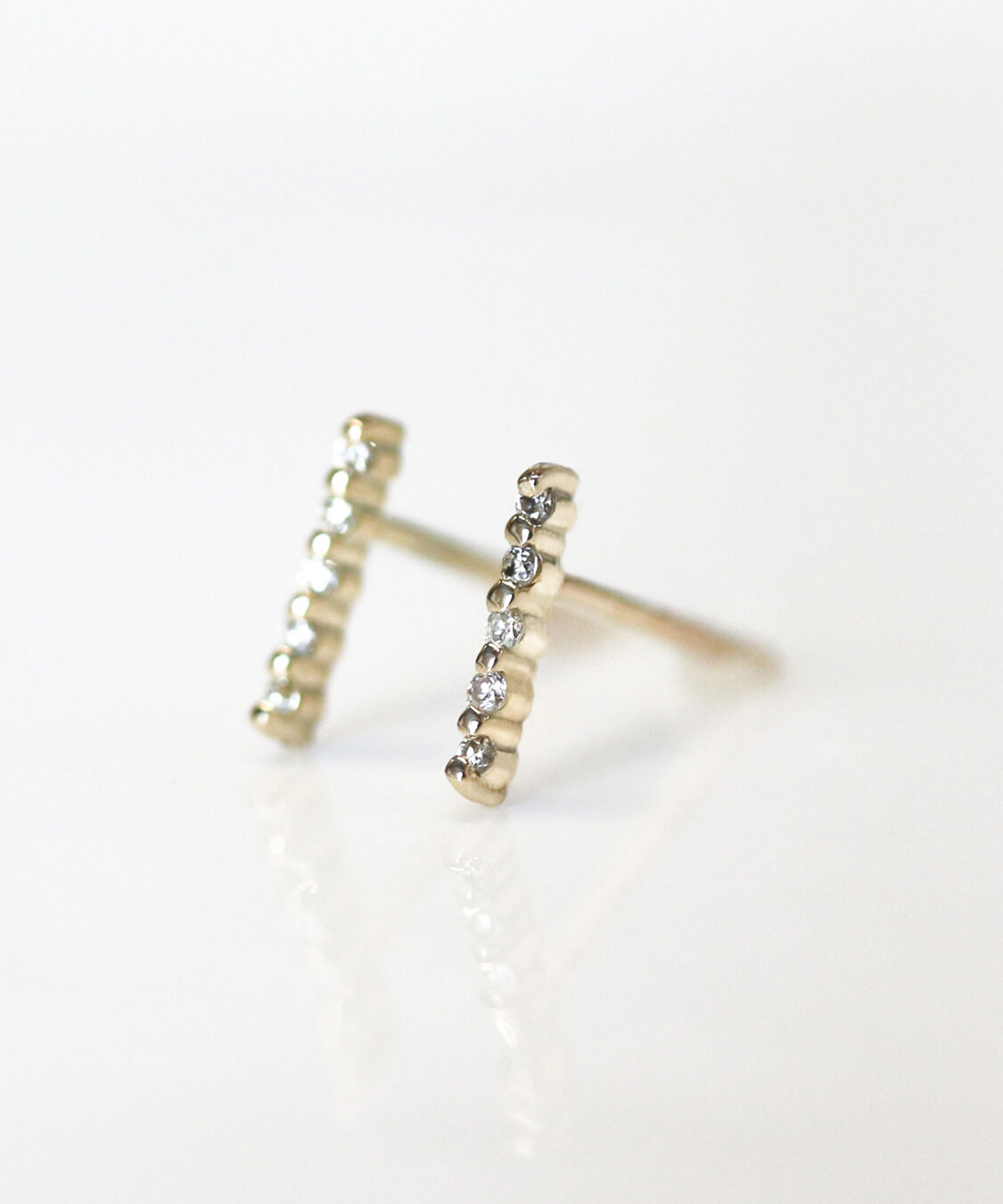  「ダイヤモンド ライン ピアス | K10YG〈世界最小〉」|ピアス|