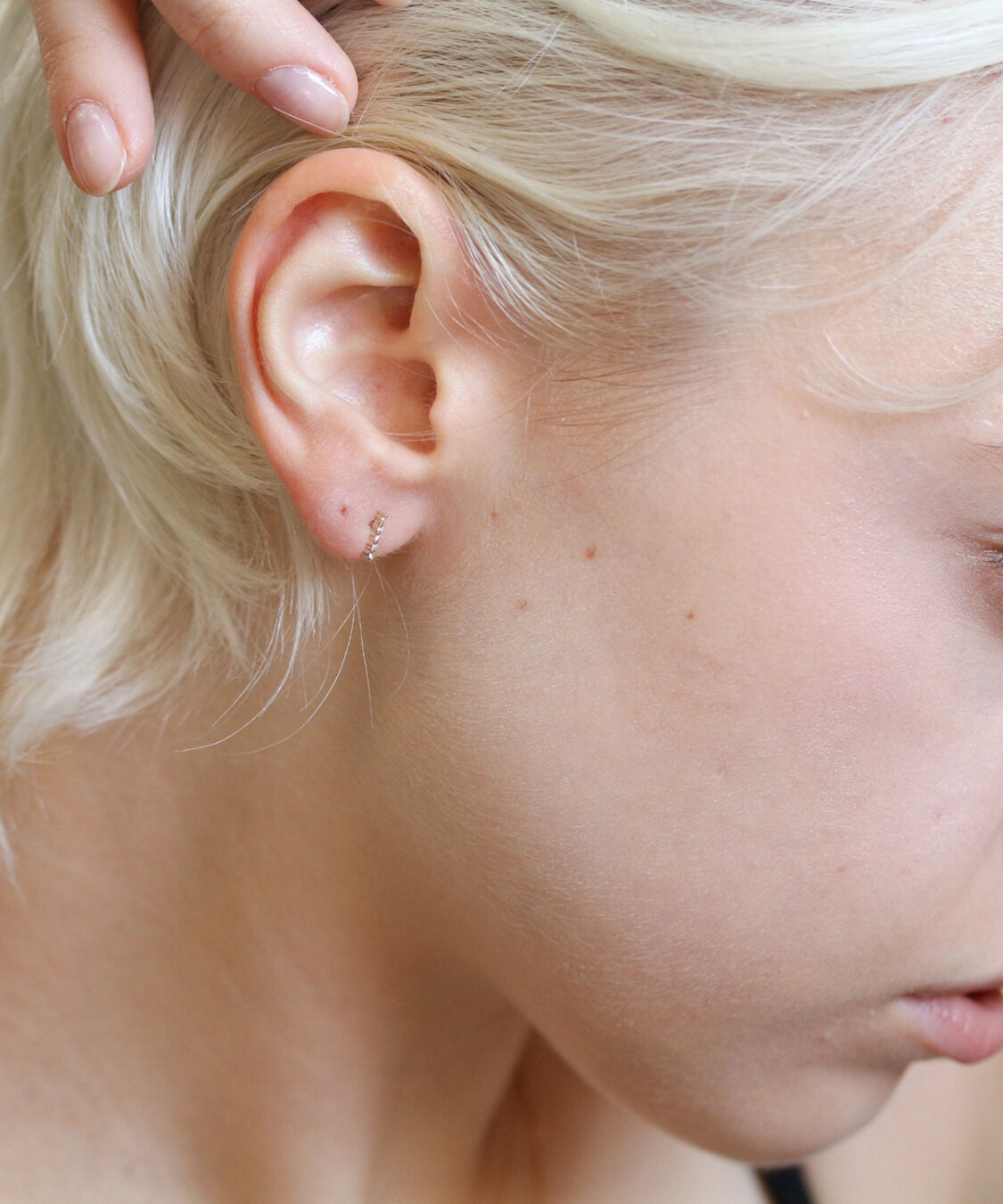  「ダイヤモンド ライン ピアス | K10YG〈世界最小〉」|ピアス|