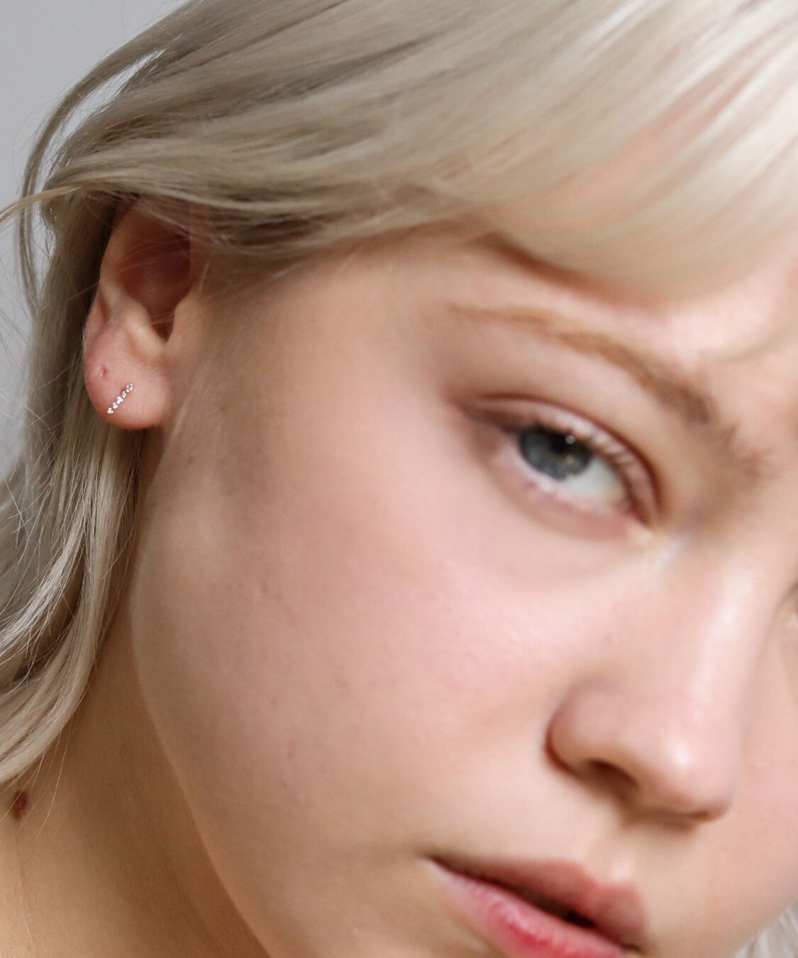  「ダイヤモンド ライン ピアス | K10YG〈世界最小〉」|ピアス|