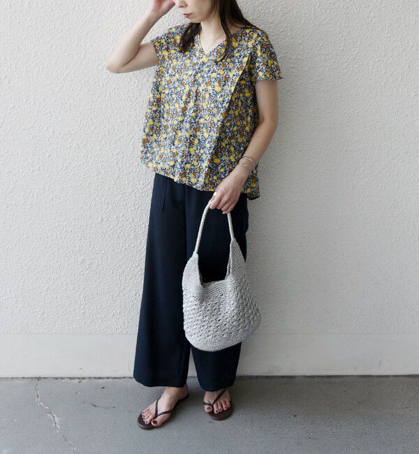 SHIPS Colors 「SHIPS Colors:〈洗濯機可能〉ボタニカル プリント Vネック ブラウス」|シャツ・ブラウス|