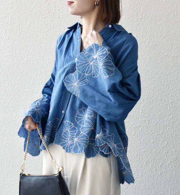 SHIPS any「SHIPS any:〈手洗い可能〉シアー デニム フラワー エンブロ タック シャツ」|シャツ・ブラウス|