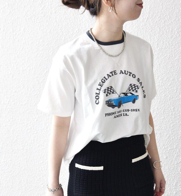 SHIPS any「【SHIPS any別注】Collegiate Pacific:〈洗濯機可能〉V ガゼット プリント & 刺繍 Tシャツ」|Tシャツ・カットソー|オフホワイト