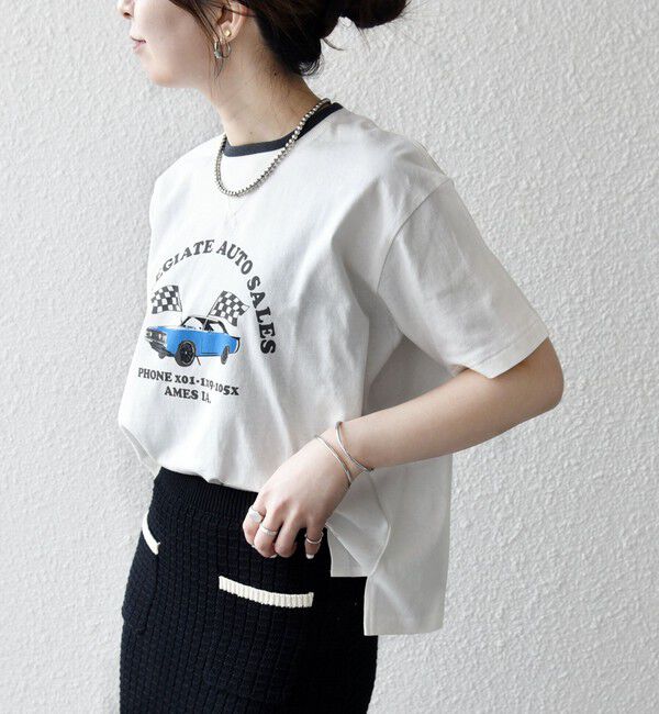 SHIPS any「【SHIPS any別注】Collegiate Pacific:〈洗濯機可能〉V ガゼット プリント & 刺繍 Tシャツ」|Tシャツ・カットソー|