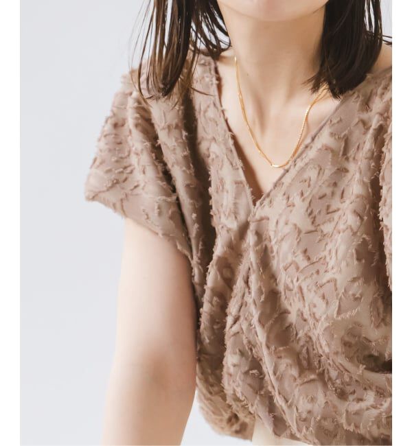 NOBLE「【洗える】レオパードジャガードデコルテVブラウス」|シャツ・ブラウス|