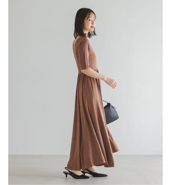 NOBLE「《予約》デコルテネックフィット&フレアニットワンピース」|ワンピース|