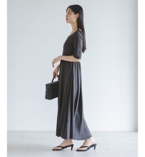 NOBLE「《予約》デコルテネックフィット&フレアニットワンピース」|ワンピース|