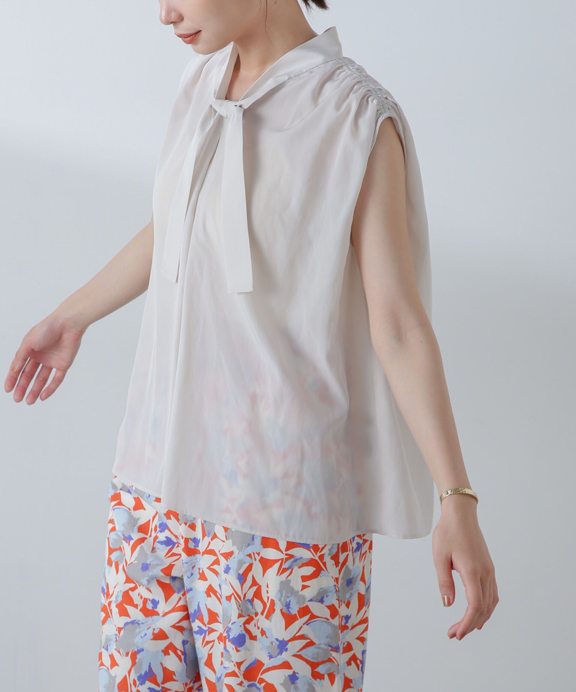 nano･universe「ショルダーギャザーボウタイブラウス」|シャツ・ブラウス|オフホワイト1