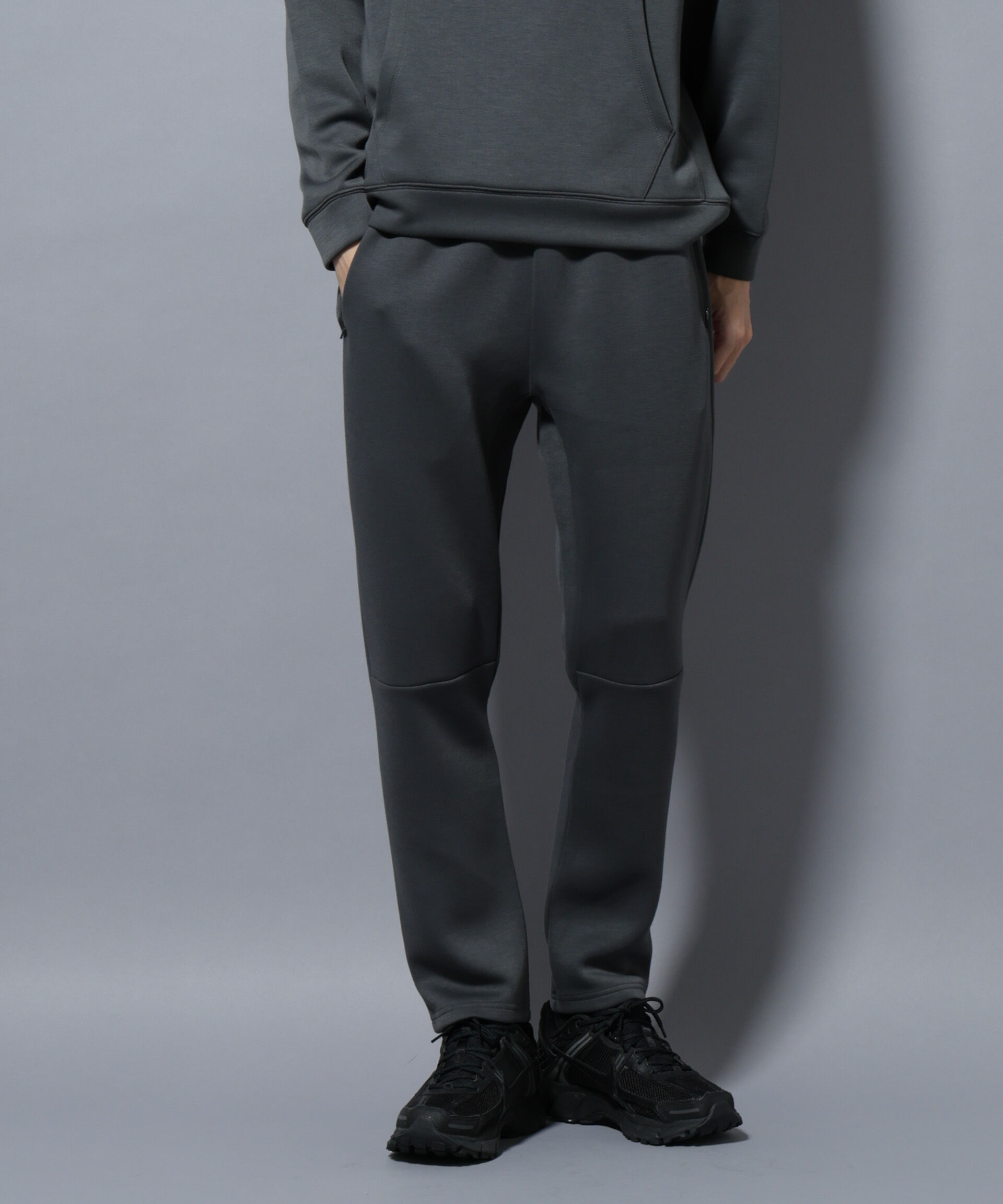 nano･universe「パネルダンボールジョガーパンツ（セットアップ可）」|チノ|チャコール3