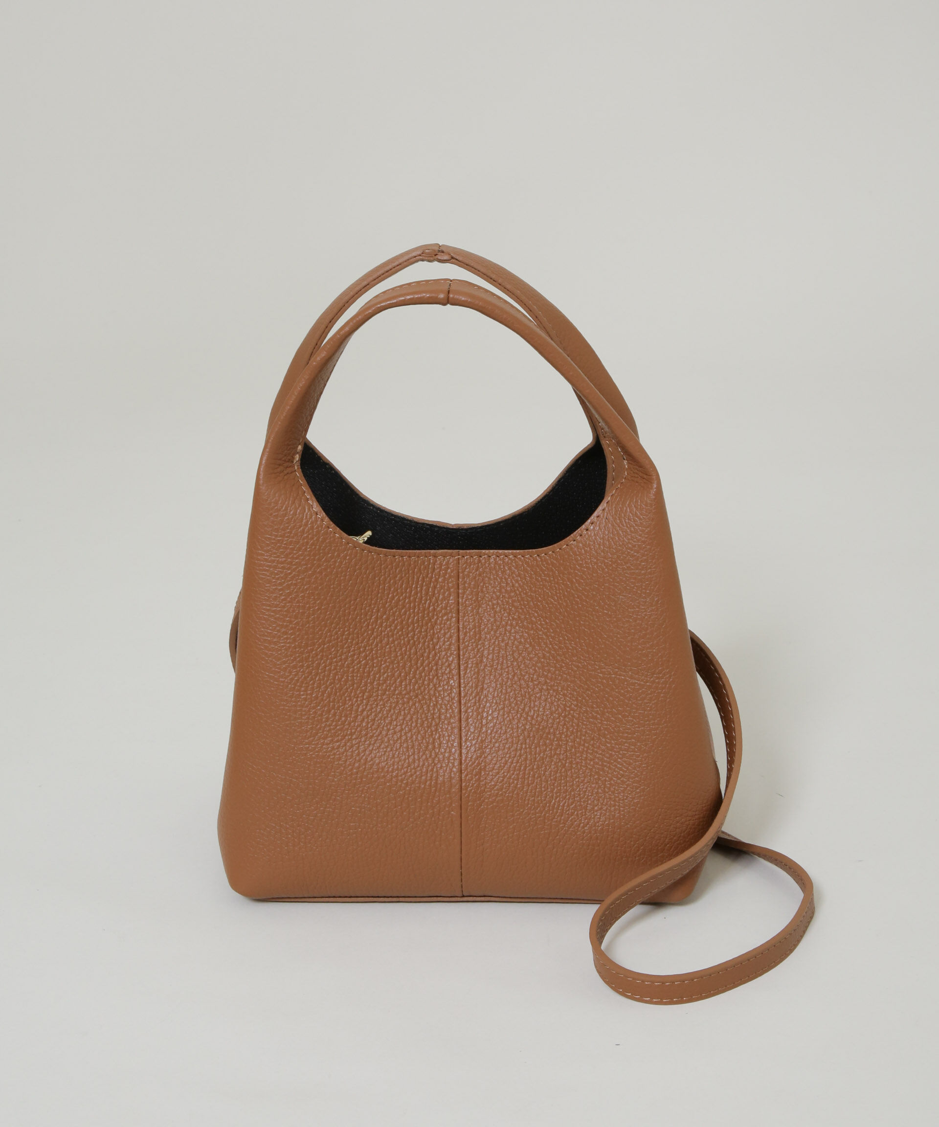 nano･universe「AULENTTI/レザーインポーチトート」|ショルダー・メッセンジャー|