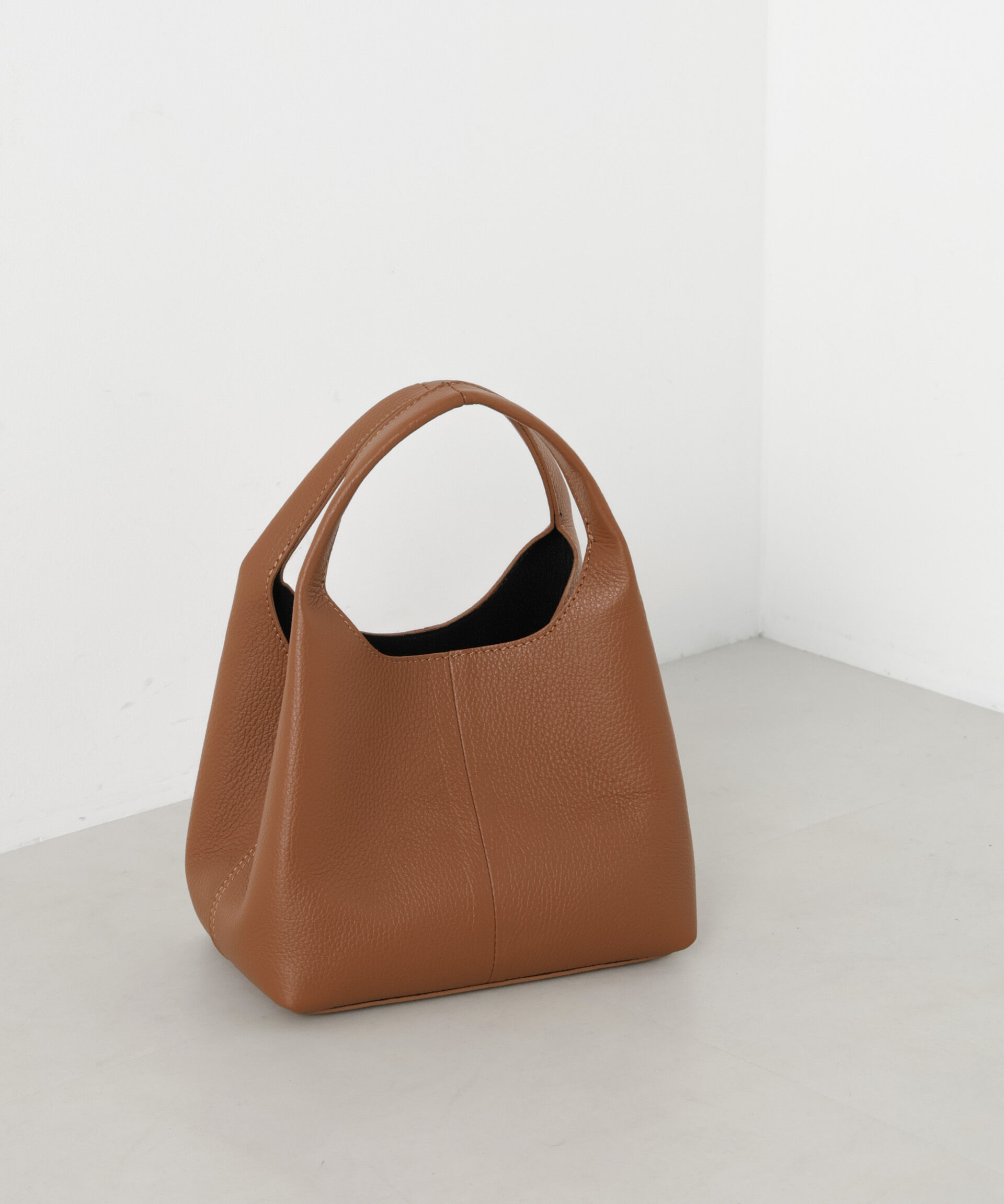 nano･universe「AULENTTI/レザーインポーチトート」|ショルダー・メッセンジャー|