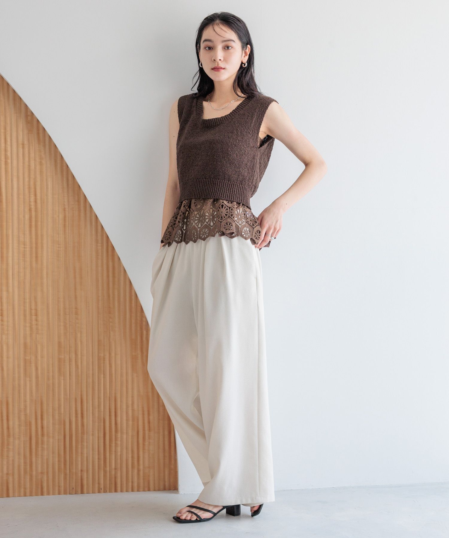 LOWRYS FARM「スラブバックボタンベスト」|ニット・セーター|