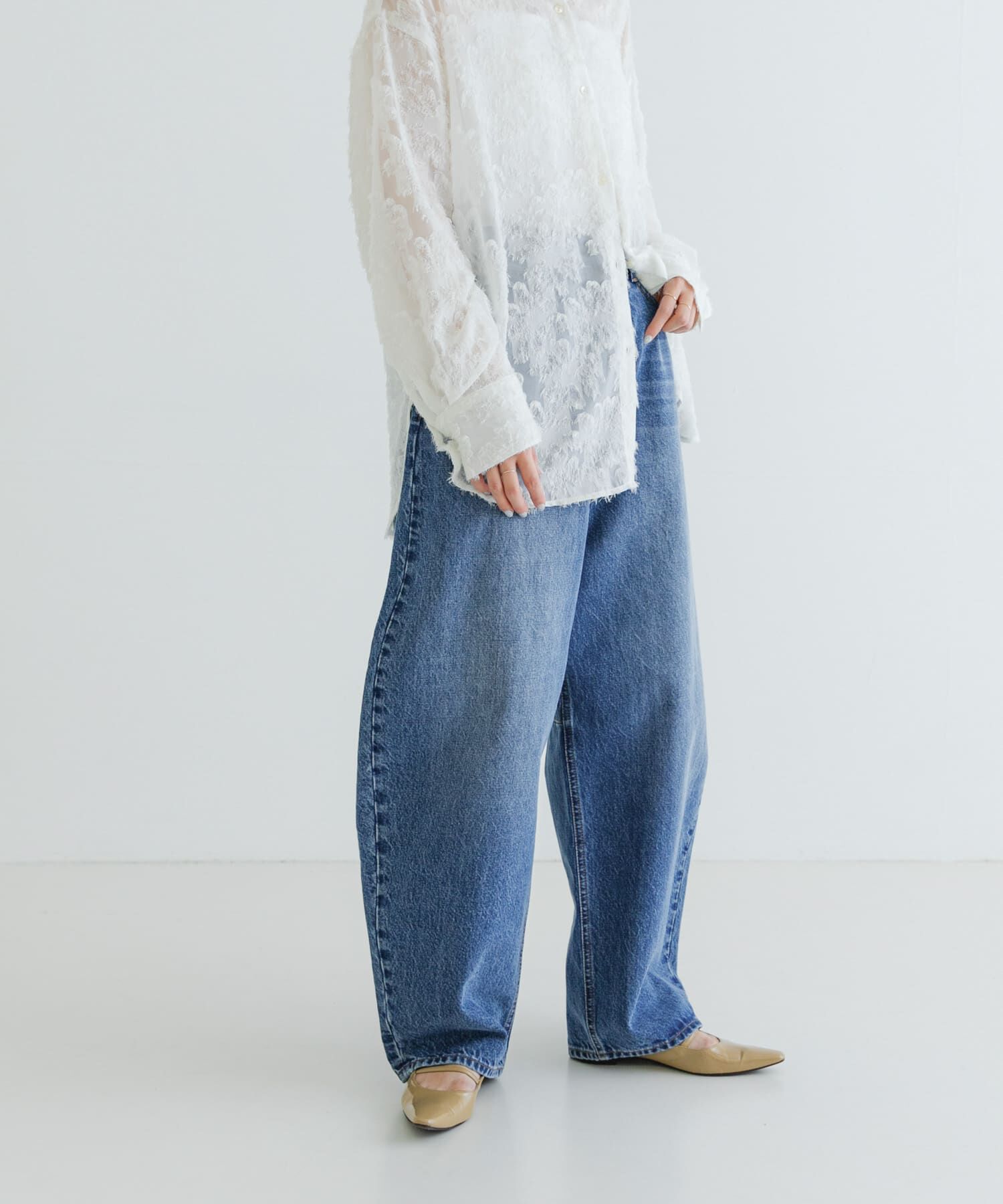 URBAN RESEARCH「『3サイズ展開』ワイドカーブデニムパンツ」|デニム|インディゴブルー