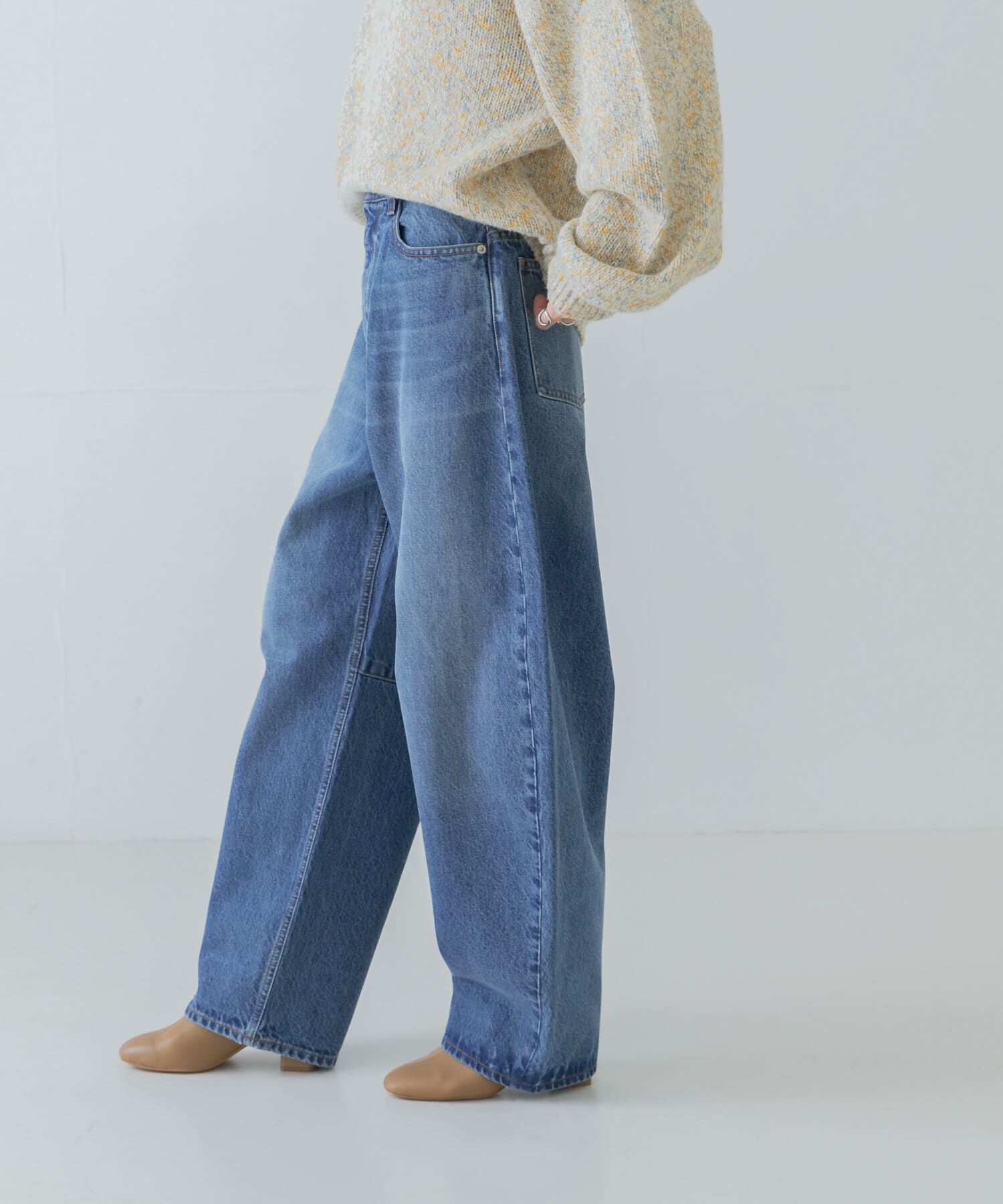 URBAN RESEARCH「『3サイズ展開』ワイドカーブデニムパンツ」|デニム|