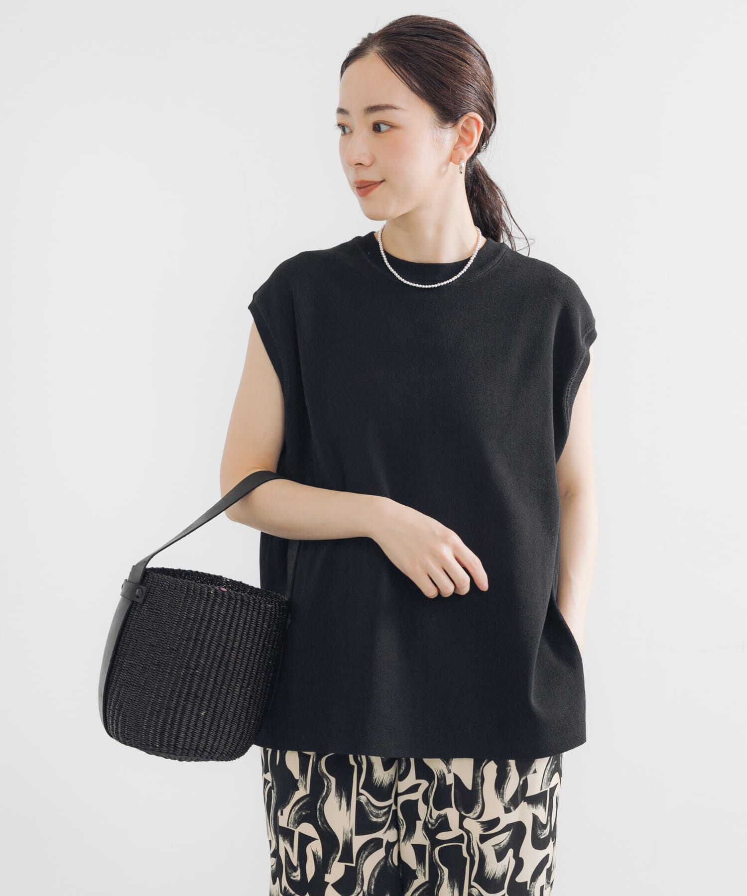 URBAN RESEARCH「フレンチスリーブチュニックニット」|ベスト・ジレ|ブラック