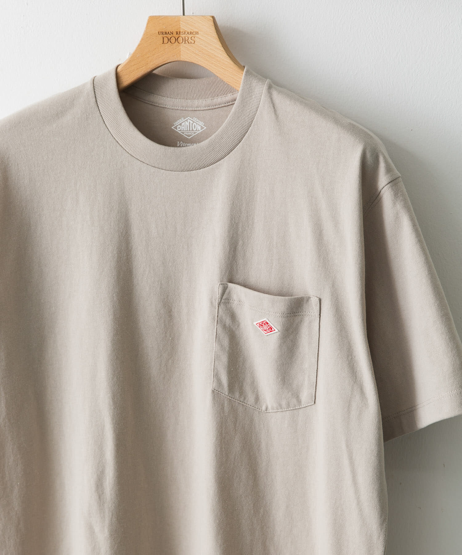 URBAN RESEARCH DOORS「DANTON　POCKET T-SHIRTS」|Tシャツ・カットソー|ベージュ