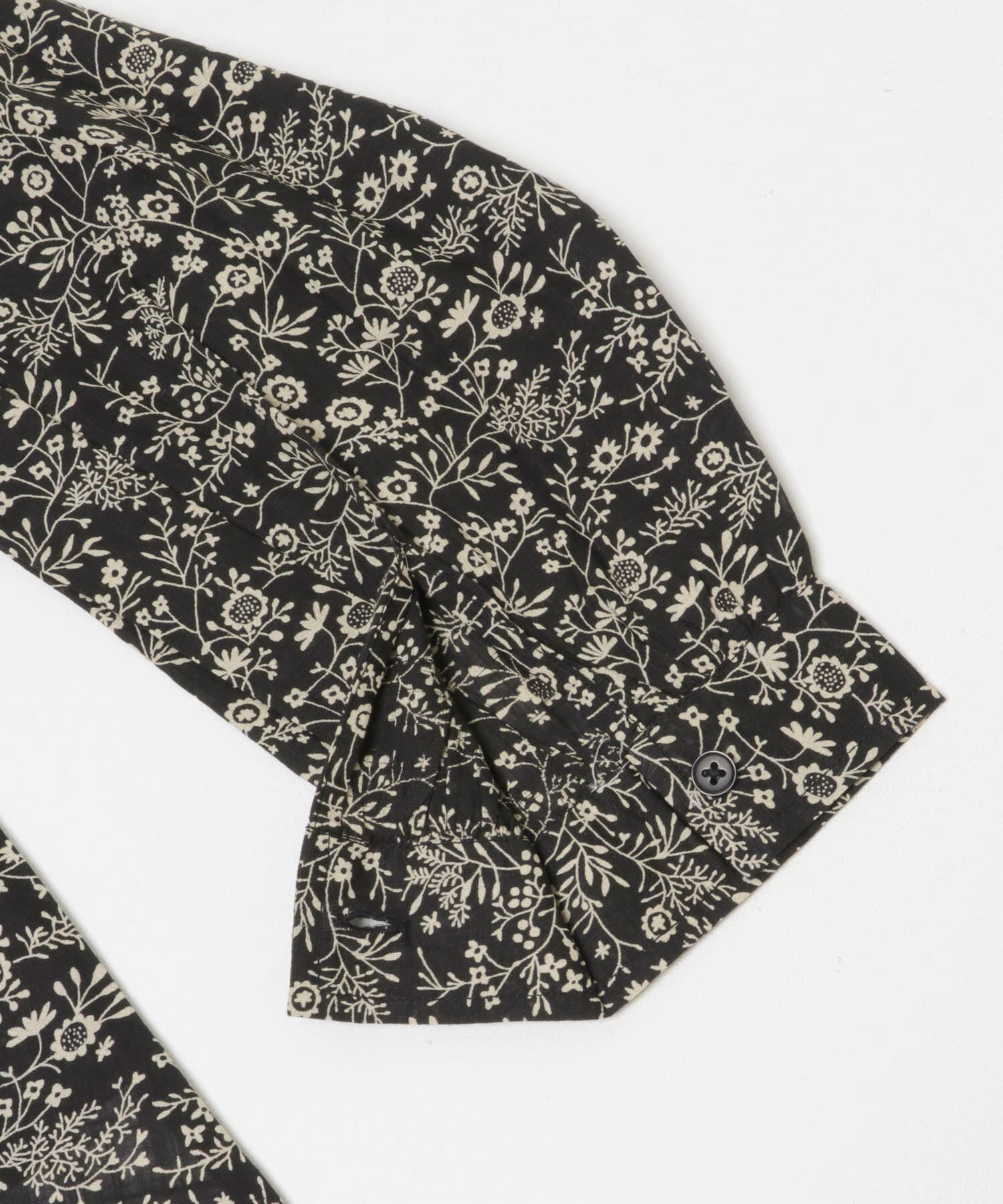 URBAN RESEARCH DOORS「SOIL　FLOWER BACK OPENING SMOCK」|シャツ・ブラウス|