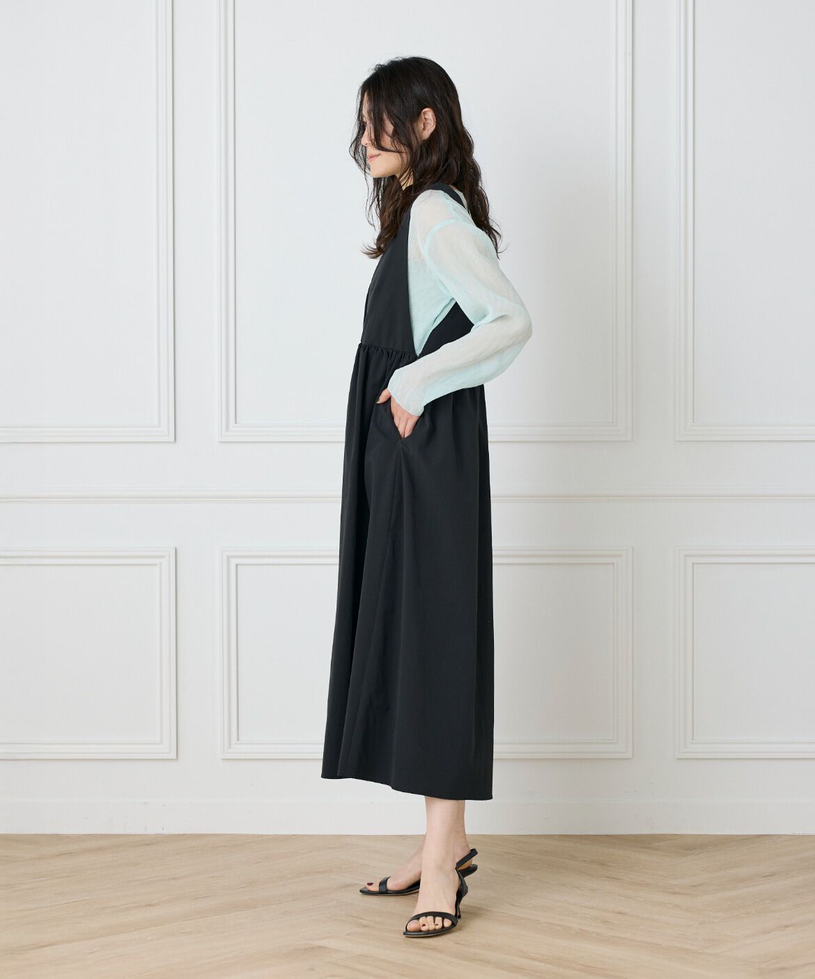 DAY by DAY it&rsquo;s international「Vラインワンピース」|ワンピース|