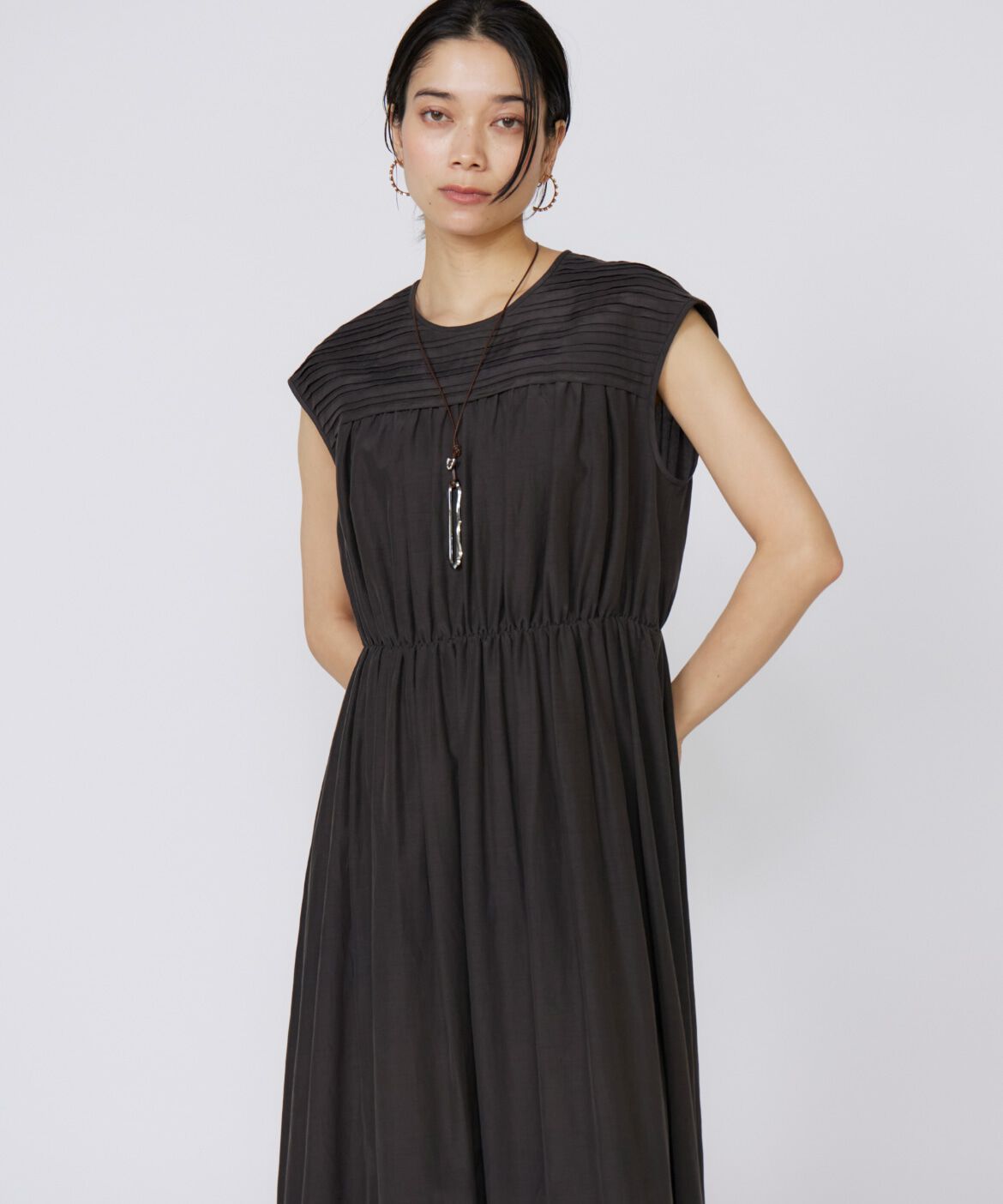 INED「タックワンピース」|ワンピース|モカチャ3