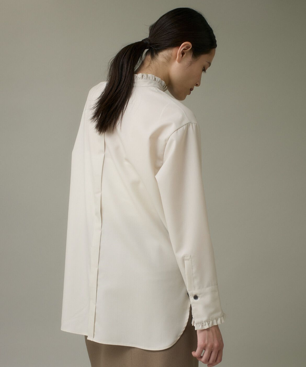 DAY by DAY it&rsquo;s international「ウールフリルブラウス《アリエスウール Super120S'》」|シャツ・ブラウス|