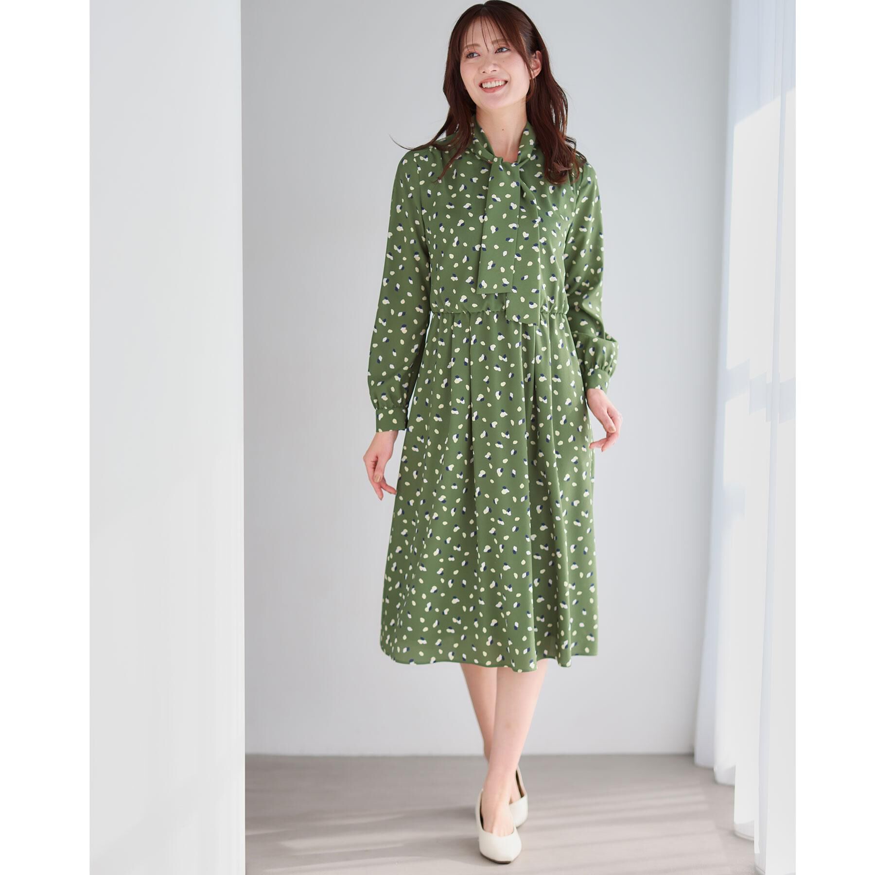 Reflect「【セレモニー／通勤／おでかけに◎】フラワープリントボウタイワンピース」|ワンピース|