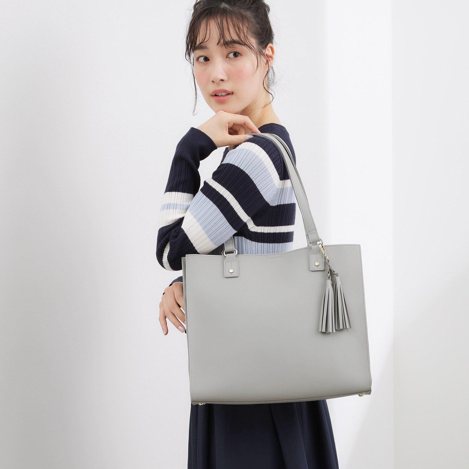 grove「【人間工学/A4】ダブルタッセル中仕切りトート」|トートバッグ|