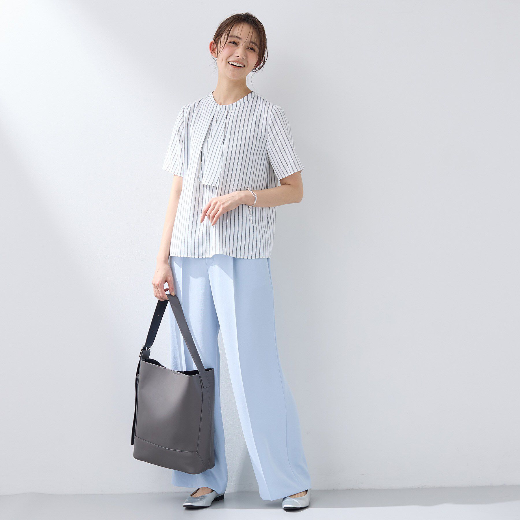 INDIVI「【洗える／UVケア】ストライプ柄＆無地 ボウタイ風 半袖ブラウス」|シャツ・ブラウス|