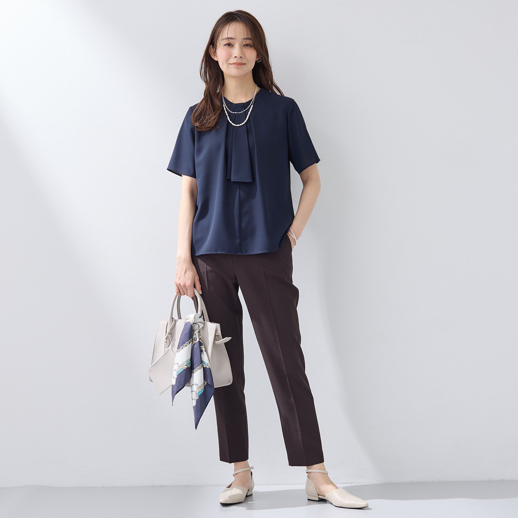 INDIVI「【洗える／UVケア】ストライプ柄＆無地 ボウタイ風 半袖ブラウス」|シャツ・ブラウス|