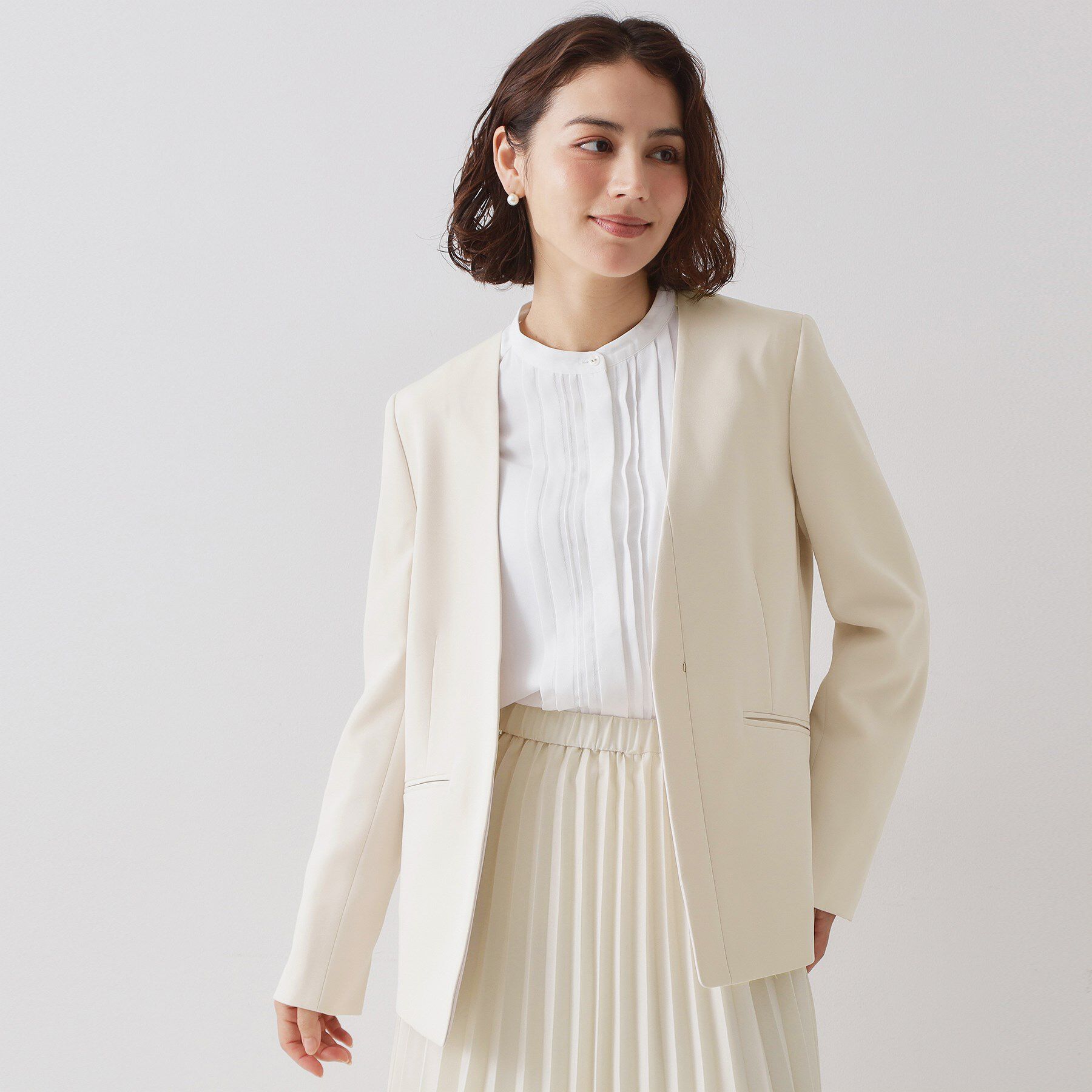 OPAQUE.CLIP「≪通勤・セレモニー/セットアップ対応≫ Vネックジャケット/ダブルクロス【洗濯機OK】」|ノーカラージャケット|ライトベージュ(05