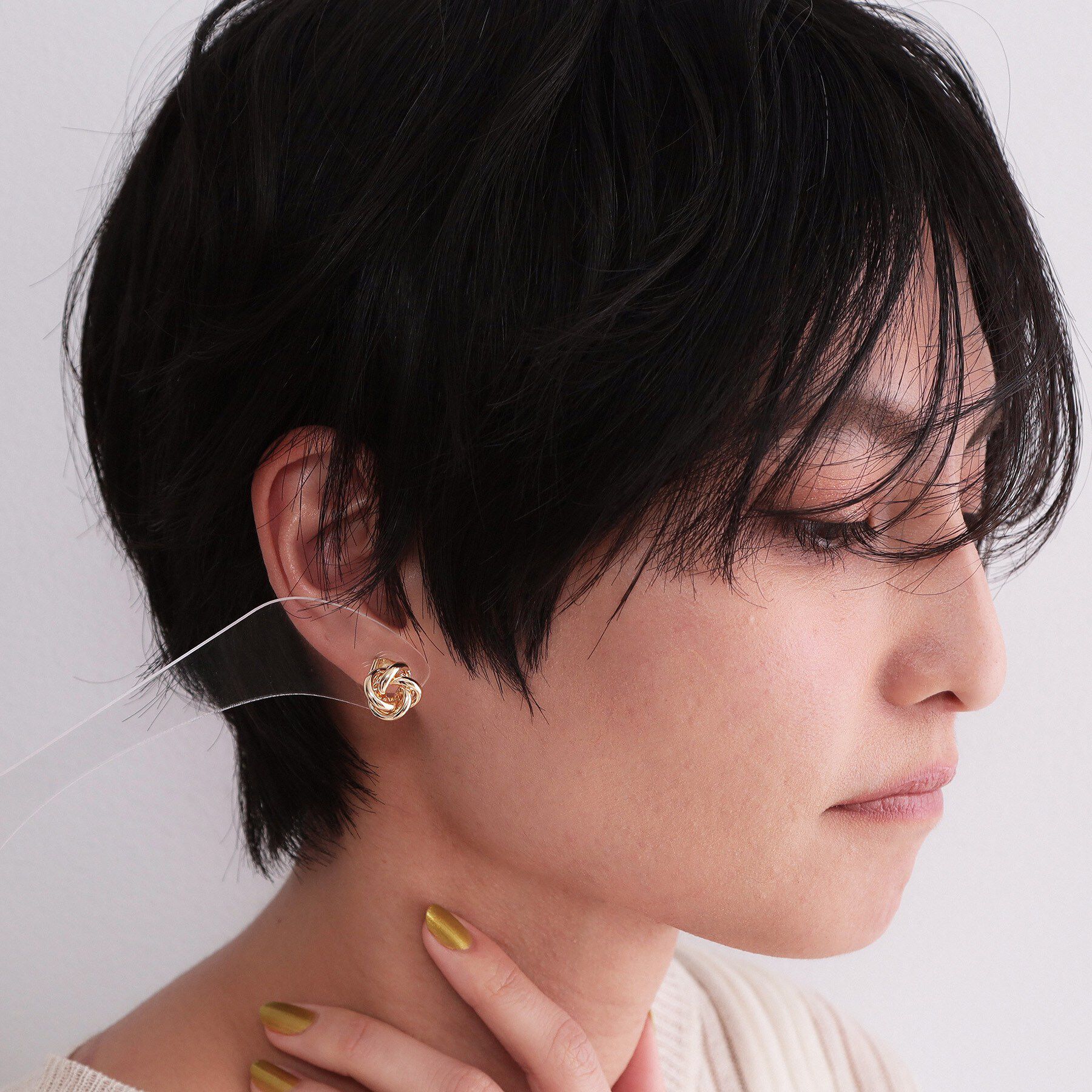 OPAQUE.CLIP「オーバルクロスデザインメタルピアス」|ピアス|