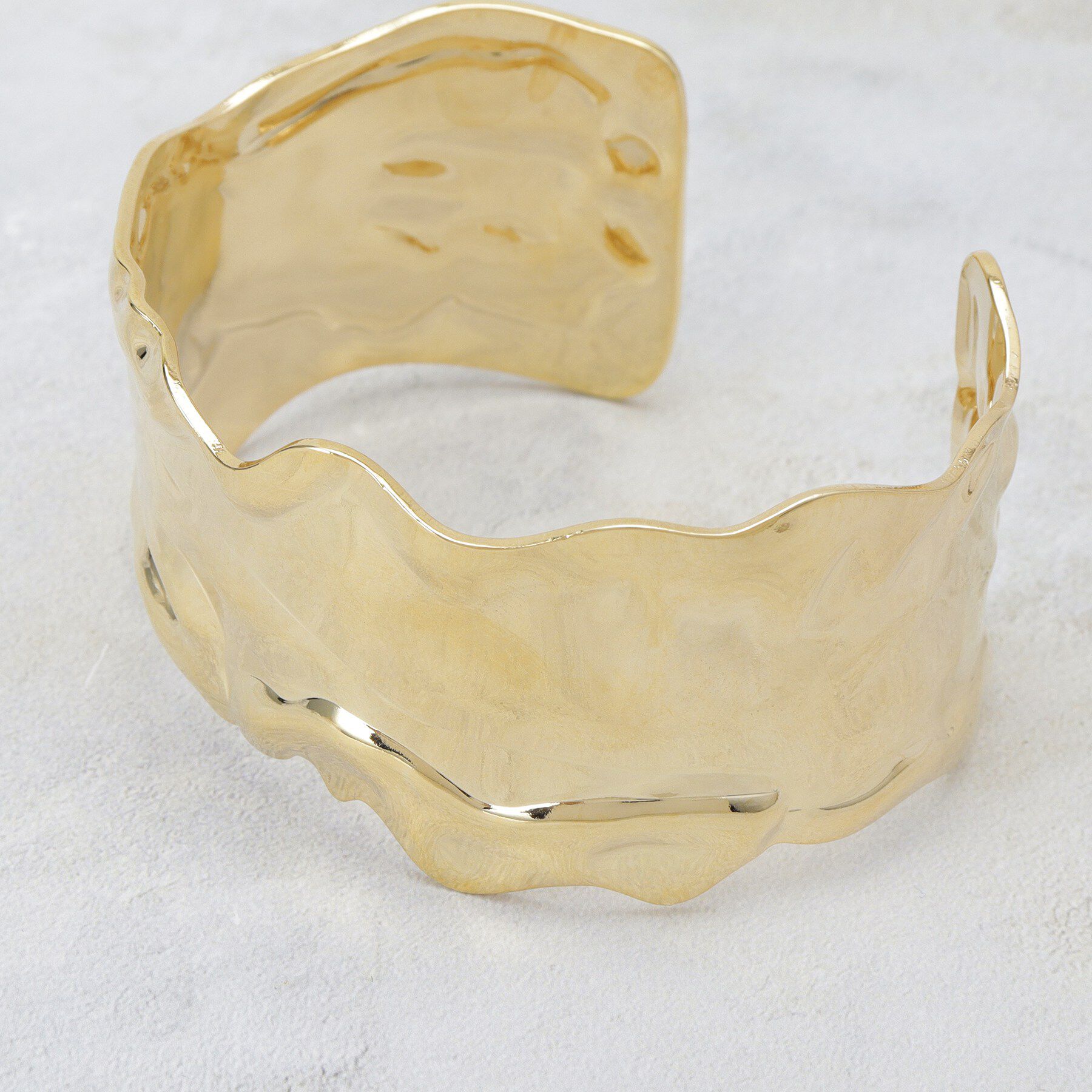 OPAQUE.CLIP「ニュアンスエンボス ワイドバングル」|ブレスレット・バングル|