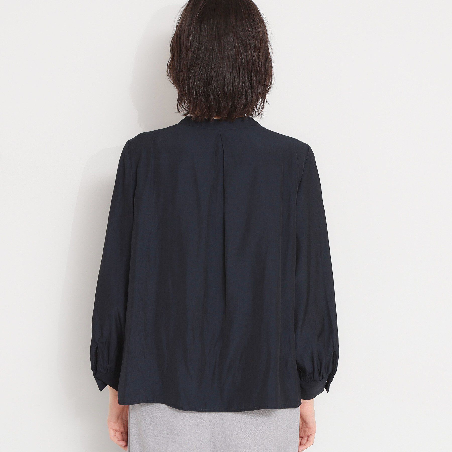 THE SHOP TK「【通勤にもセレモニーにも】ヴィンテージサテンギャザーブラウス」|シャツ・ブラウス|