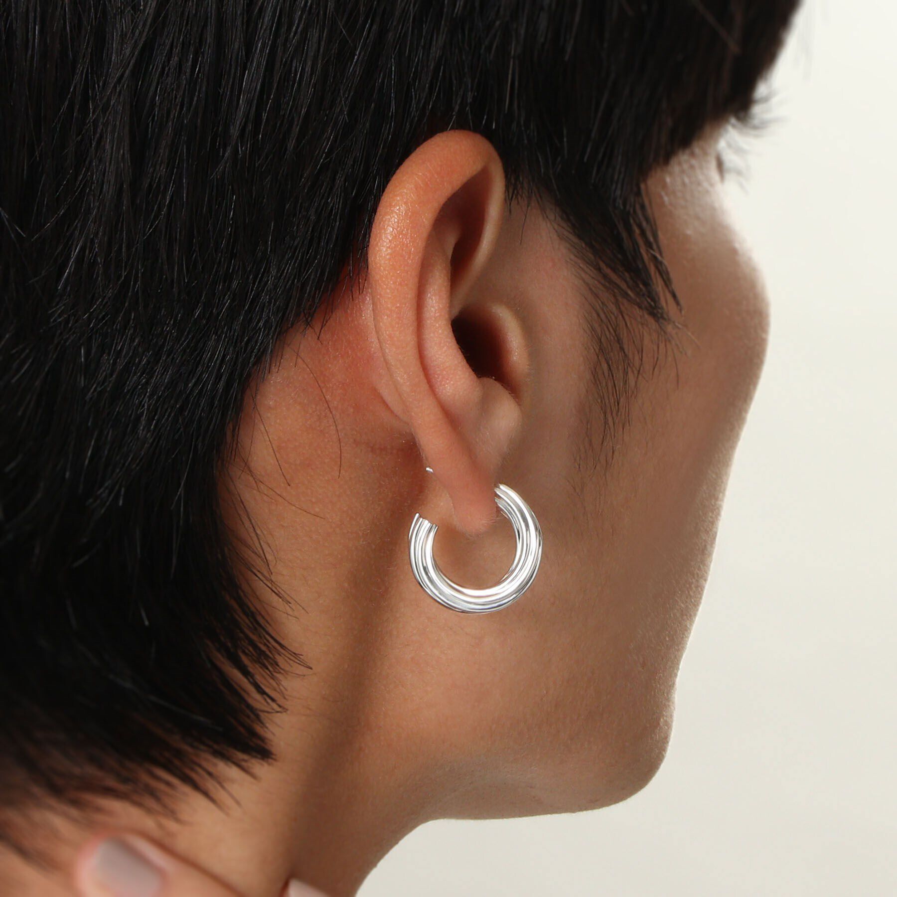 COCOSHNIK ONKITSCH「シルバー スモールフープ スクリューピアス」|ピアス|