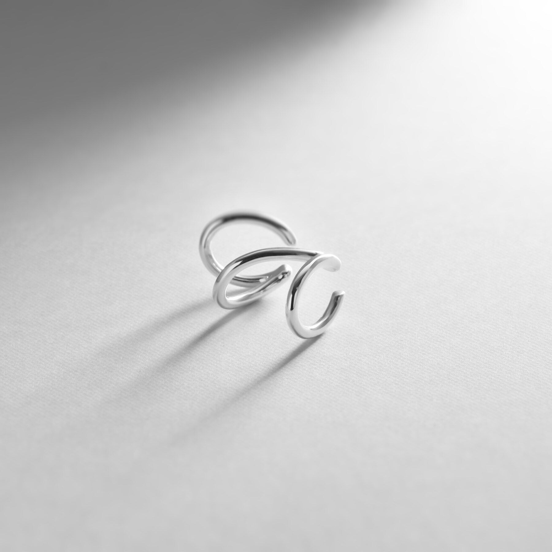 COCOSHNIK ONKITSCH「シルバー ラインイヤーカフ トリプル」|イヤリング|