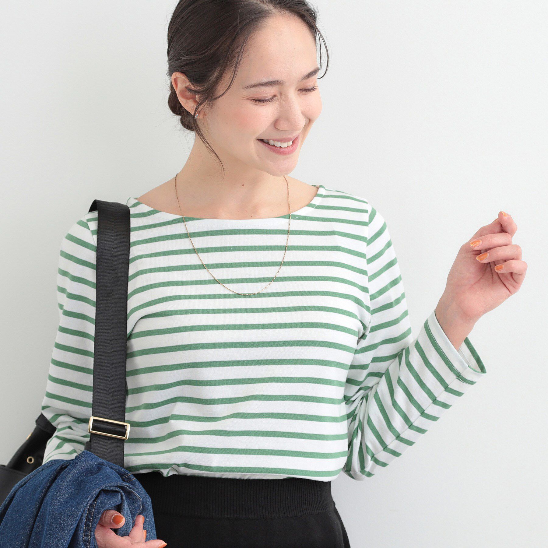 SHOO･LA･RUE「【S-LL/洗濯機可】着こなしいろいろ 首元すっきりボートネック ボーダーロンT」|Tシャツ・カットソー|グリーン(322)