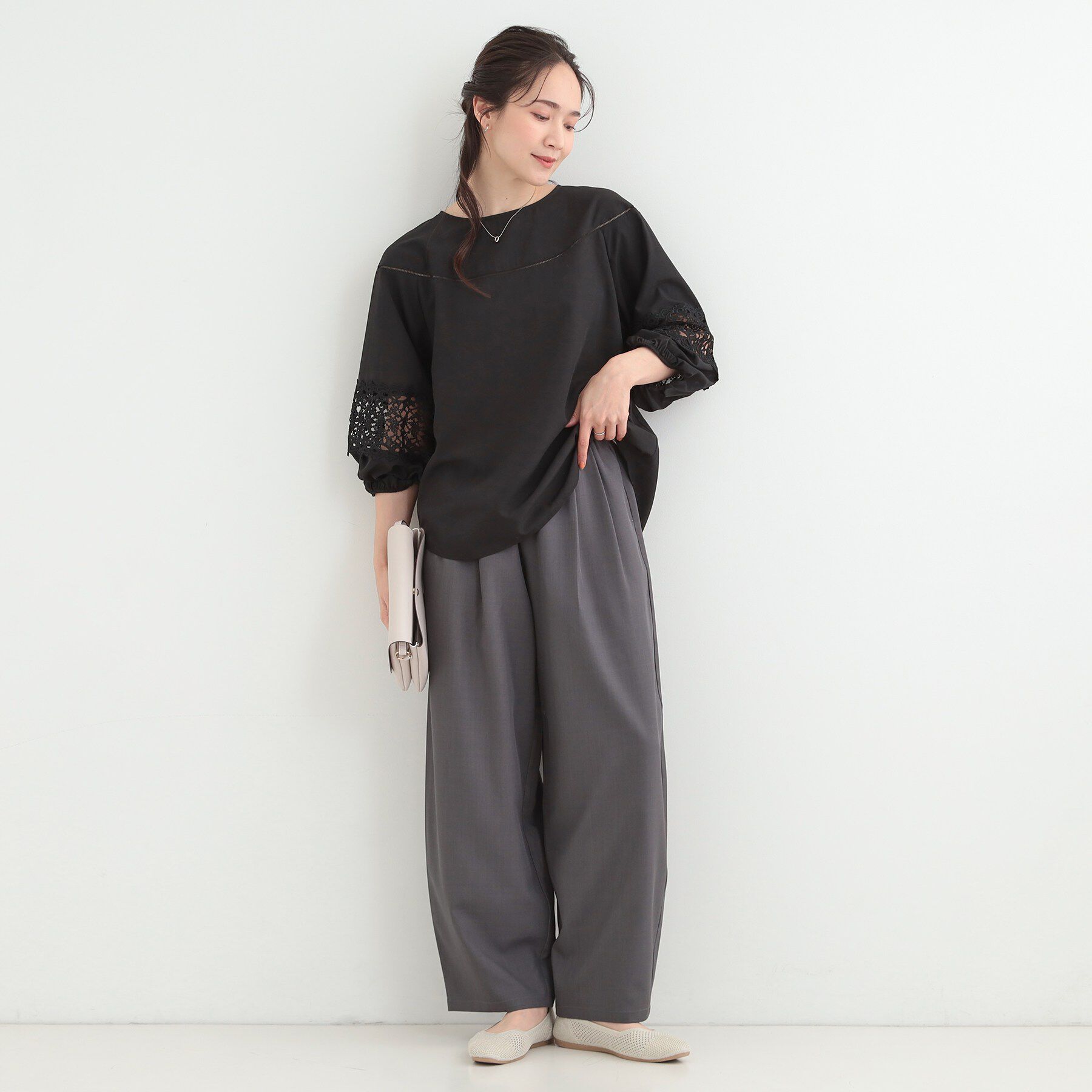 SHOO･LA･RUE「【洗濯機可/S-LL】透かし編み柄が上品な レース切り替えブラウス」|シャツ・ブラウス|