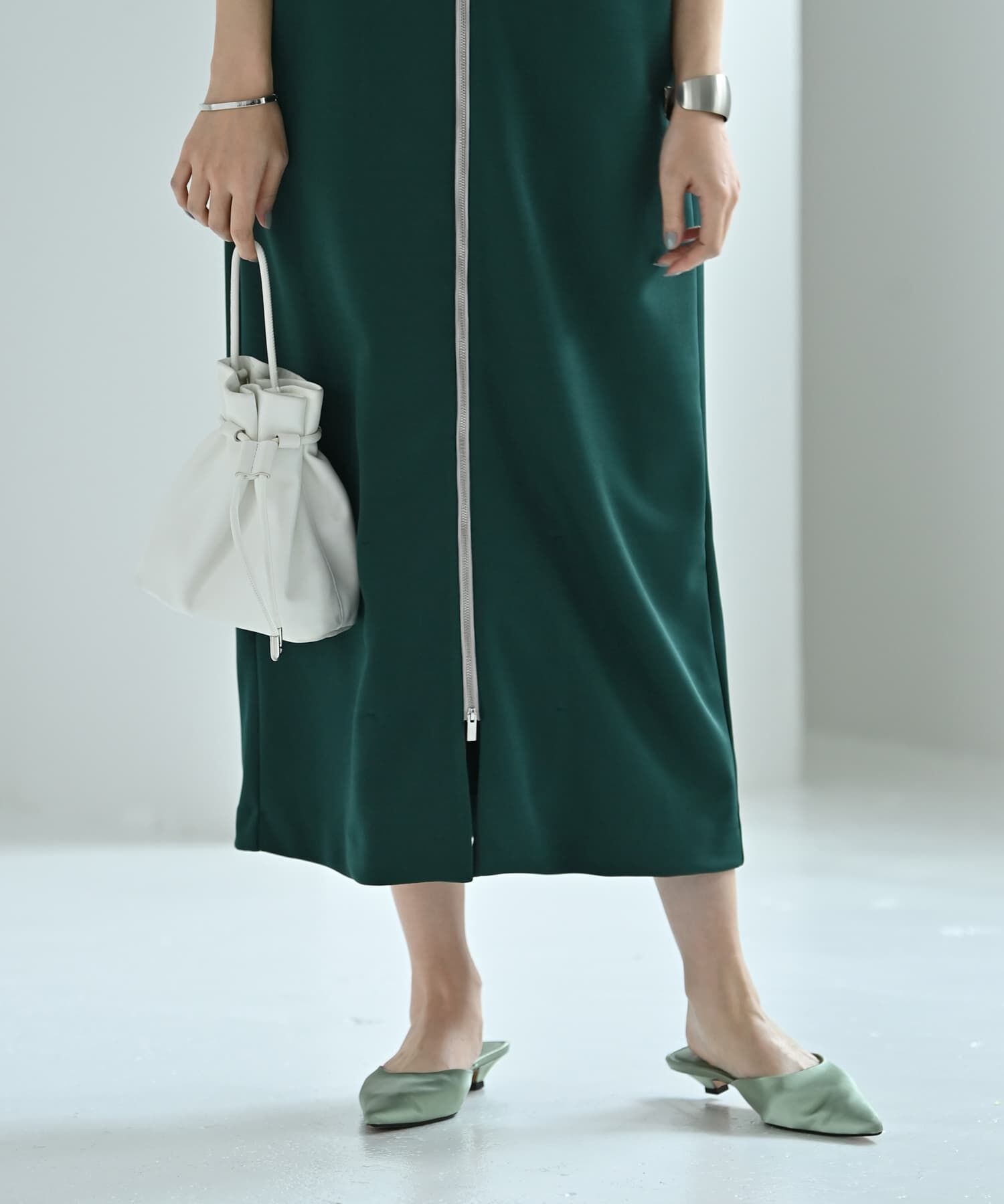 STYLE DELI「【Kana Oyama&times;BLK001】ジップジレワンピース／DELI size」|ワンピース|