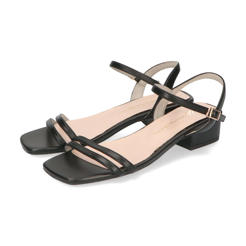 WA Oriental TRaffic「【アウトレット価格】スクエアトゥナローストラップサンダル/32209 サンダル トレンド 人気」|サンダル|