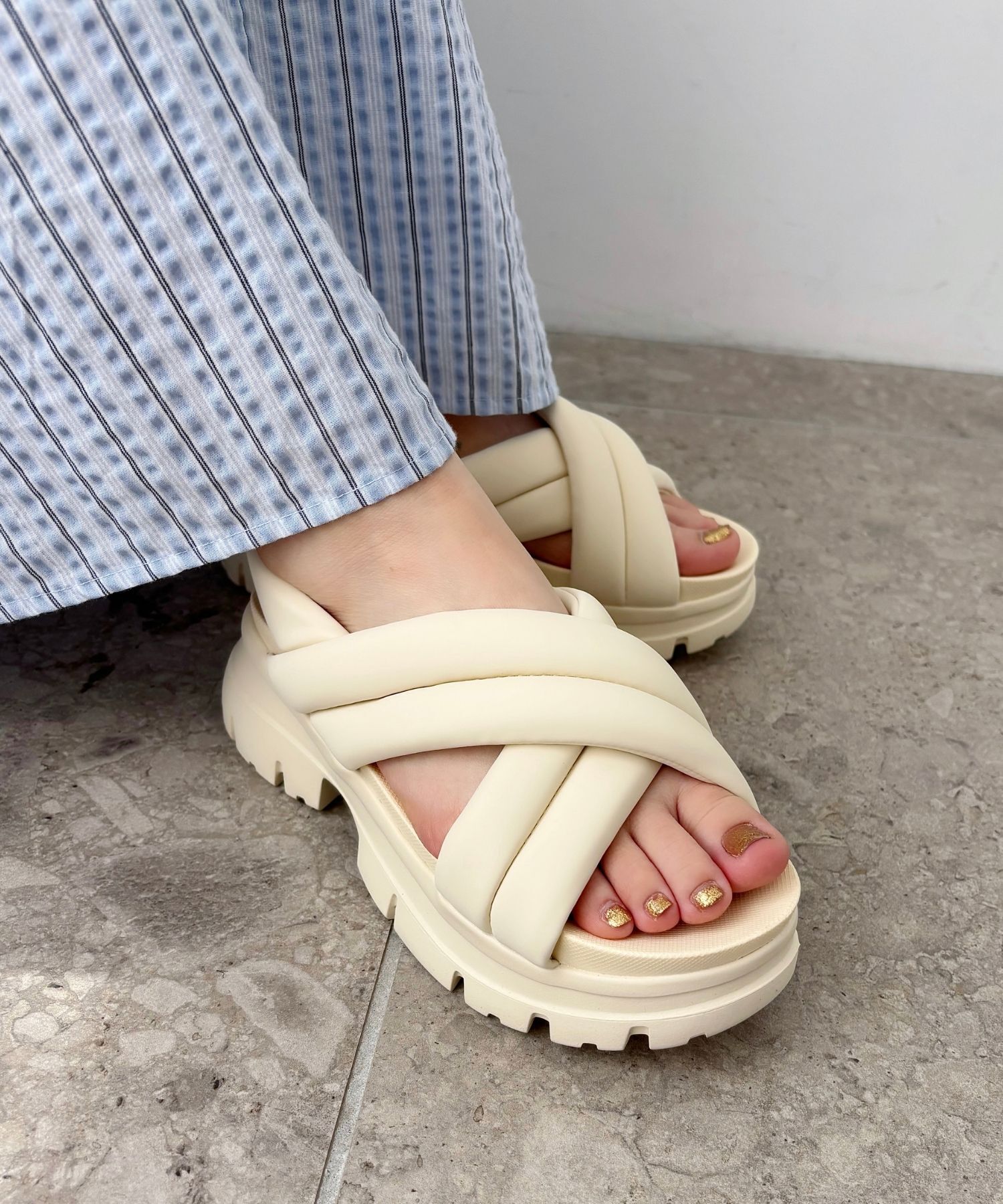 ORiental TRaffic「【トレンド】クロスベルト厚底サンダル/51201 サンダル 厚底 人気 売れてる」|サンダル|BEIGE