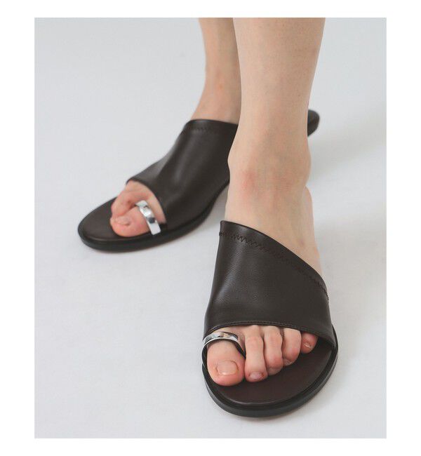 Ray BEAMS 「【別注】LE VERNIS / トゥリング サンダル」|サンダル|