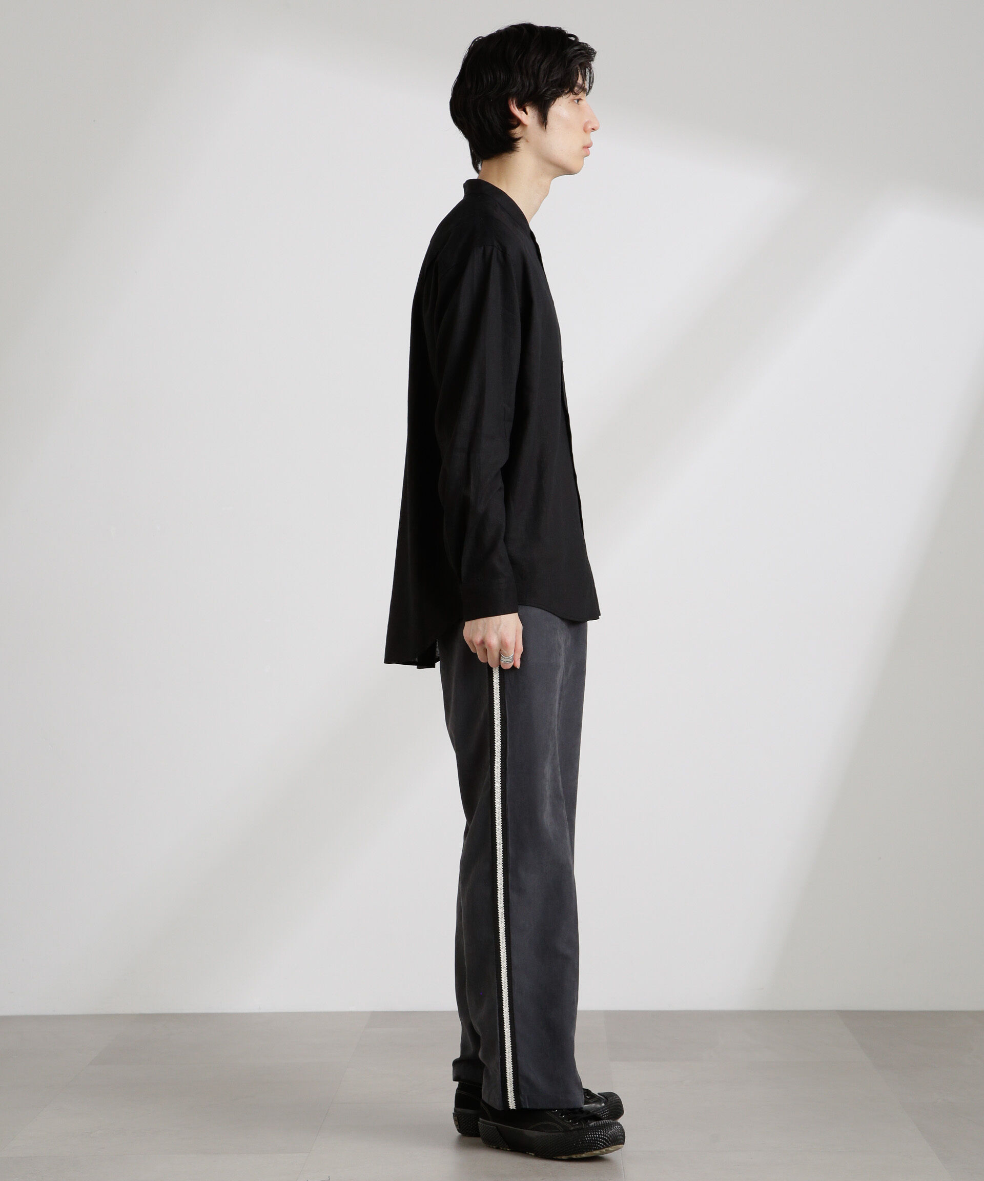 nano･universe「アンチスメルリネン バンドカラーシャツ 長袖」|シャツ・ブラウス|